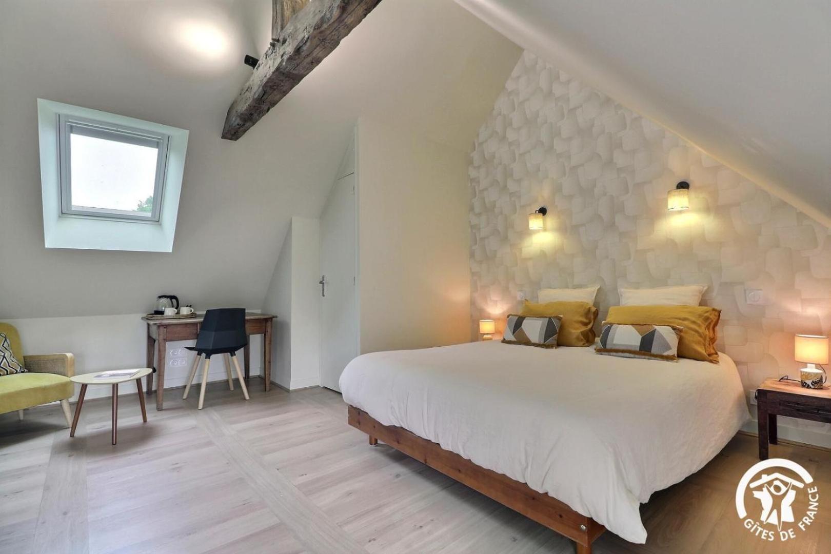 Le Jardin De Quercus Bed and Breakfast Bazouges-la-Pérouse Exteriör bild