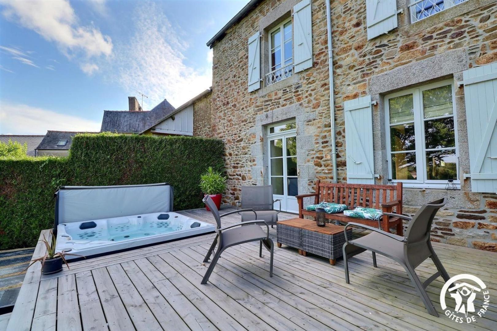 Le Jardin De Quercus Bed and Breakfast Bazouges-la-Pérouse Exteriör bild